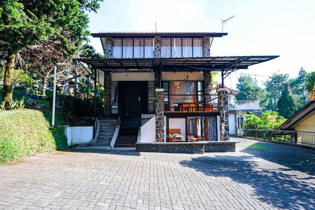 The Haven By Istana Bunga Villa Bandung